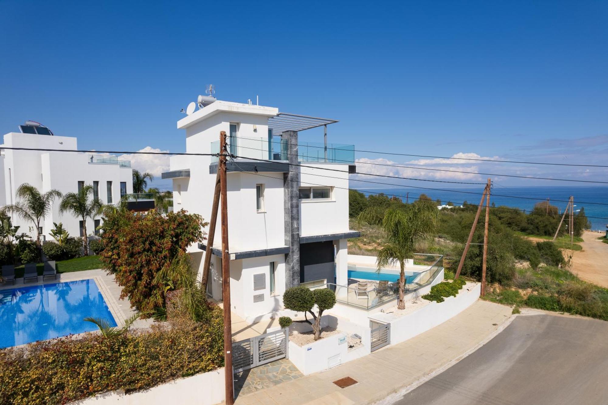 Seaside Luxury Villa Paralimni Exterior foto